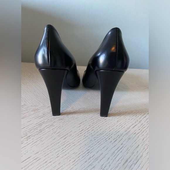 Prada Black Leather Pointed-Toe Pumps size 42 - Picture 2 of 14